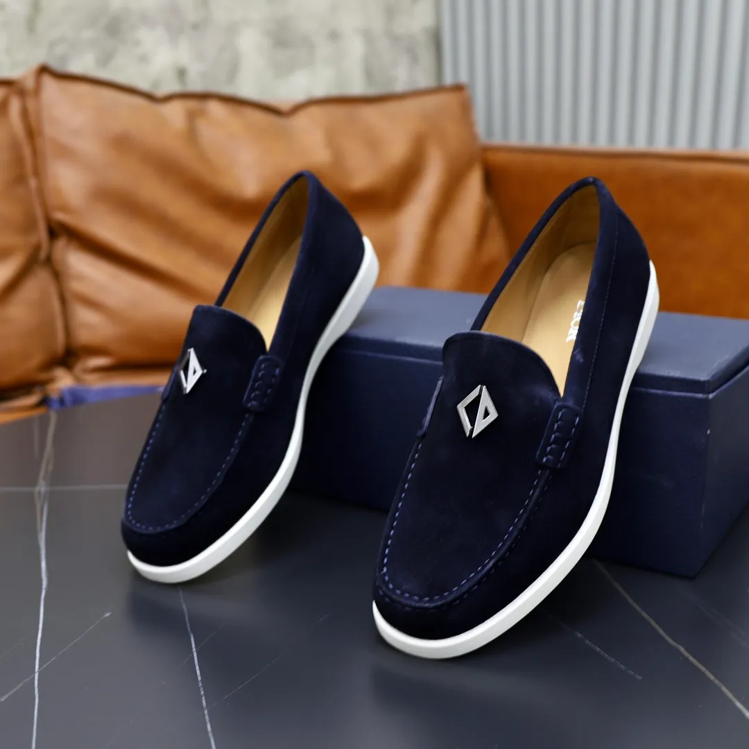 Ex-factory price: 540🙅‍♂️🙅‍♂️🙅‍♂️ Brand: Dior DIOR Standard code: Men's code 38/44 (45 can be customized) Grade: Same as the official website Material: Original cowhide stitching, cowhide lining, original TPU wear-resistant soft outsole Style categories: Leisure and sports version, footwear for driving, young fashion, European and American trends, British style Color: actual picture color